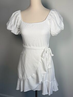 Graduation/Bridal White Puff Sleeve Wrap Mini Dress size Medium